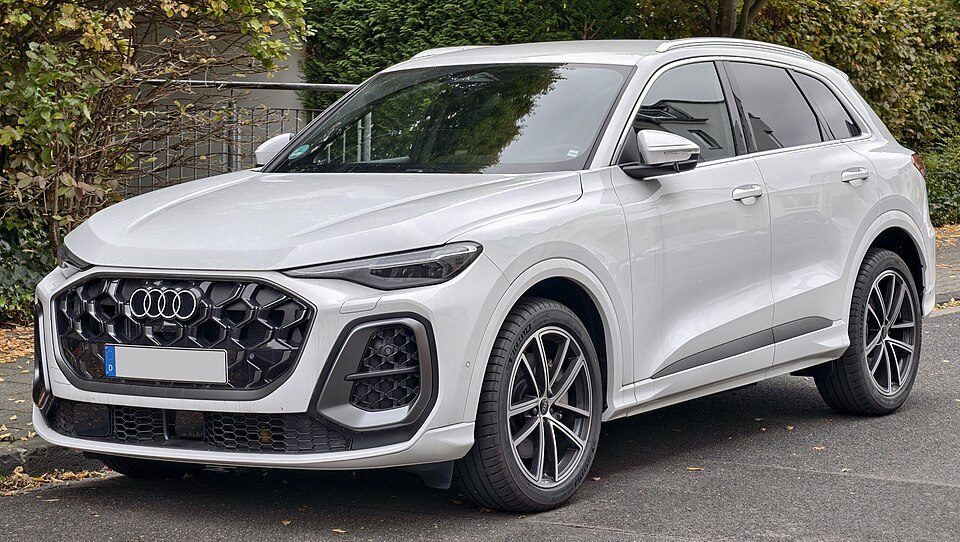 Audi Q5 Premium Sport Utility 4D